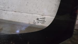 Стекло кабины переднее (лобовое) L200/5 MITSUBISHI L200 6102B429