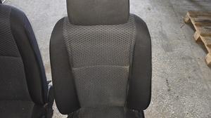 Сиденья передние G8 TOYOTA Hilux 72020-0K060
