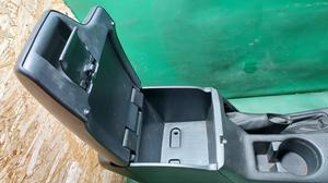 Консоль салона центральная МКПП G8 TOYOTA Hilux 58810-KK130-C0