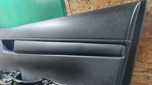 Обшивка двери передняя правая R G8 TOYOTA Hilux 67610-0KA90-C0