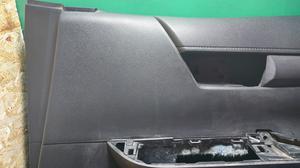 Обшивка двери передняя правая R G8 TOYOTA Hilux 67610-0KA90-C0