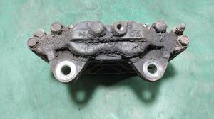 Суппорт передний левый L G8 TOYOTA Hilux 47750-0K300