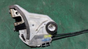 Замок двери задней левой L G8 TOYOTA Hilux 69060-0K120
