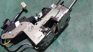 Замок двери передней правой R Нива Тревел LADA Нива Тревел 2123-6105012-11