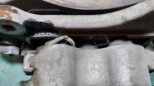 Суппорт передний правый R Нива Тревел LADA Нива Тревел 21214-3501012-10