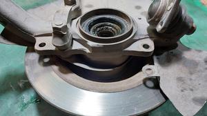 Кулак поворотный в сборе правый R Нива Тревел LADA Нива Тревел 21230-3001014-00