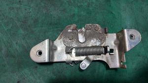 Замок капота Нива Тревел LADA Нива Тревел 2110-8406010