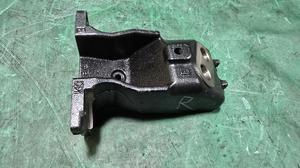 Кронштейн опоры двигателя 1GD-FTV правый R TLC Prado250 TOYOTA Land Cruiser Prado 250 12311-35060