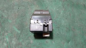 Кнопка аварийной сигнализации CAMRY V40 TOYOTA Camry 84332-33080