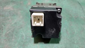 Кнопка аварийной сигнализации CAMRY V40 TOYOTA Camry 84332-33080