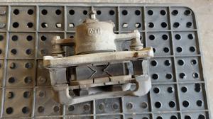 Суппорт передний правый R TOYOTA Camry 47730-33340