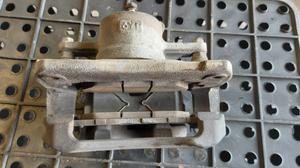 Суппорт передний правый R TOYOTA Camry 47730-33340