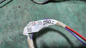 Проводка двери задней правой R TOYOTA Camry 82153-33250