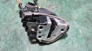 Замок двери задней правой R TOYOTA Camry 69050-33120