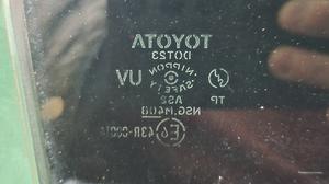 Стекло двери задней правой R TOYOTA Camry 68113-33150