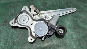 Стеклоподъёмник двери задней правый R TOYOTA Camry 69803-33050