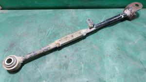 Рычаг подвески задний (поперечный регулируемый) правый R TOYOTA Camry 48730-33150