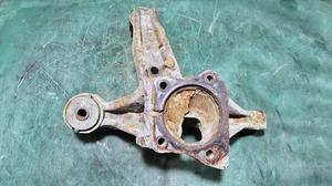 Кулак задний правый R TOYOTA Camry 42304-48010