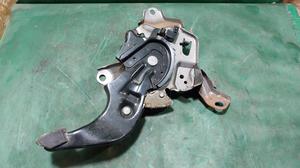 Педаль стояночного тормоза TOYOTA Camry 46200-33090