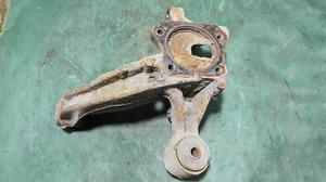 Кулак задний правый R TOYOTA Camry 42304-48010