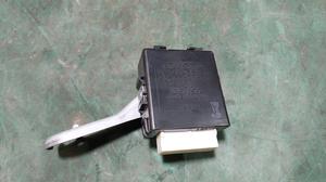 Блок управления стеклоочистителем TOYOTA Camry 85940-33130