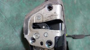 Замок двери задней левой L TOYOTA Camry 69060-33120