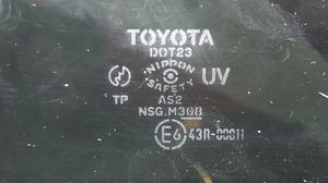 Форточка двери задней левой L TOYOTA Camry 68124-33060