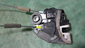 Замок двери задней левой L TOYOTA Camry 69060-33120