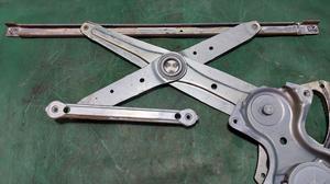 Стеклоподъёмник двери передней правый R TOYOTA Camry 69801-33060