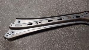 Кронштейн крепления сиденья заднего TOYOTA Camry 64241-33040
