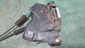 Замок двери передней правой R TOYOTA Camry 69030-33290