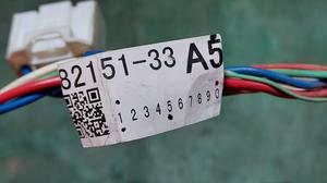 Проводка двери передней правой R TOYOTA Camry 82151-33A50