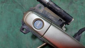 Ручка двери внешняя передняя правая R TOYOTA Camry 69201-28010