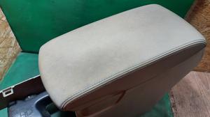 Подлокотник центральный TOYOTA Camry 58810-33200