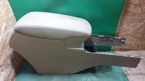 Подлокотник центральный TOYOTA Camry 58810-33200
