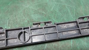 Кронштейн бампера заднего правый R TOYOTA Camry 52157-33010