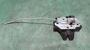 Замок крышки багажника TOYOTA Camry 64600-33130