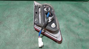 Фонарь задний внутренний правый R TOYOTA Camry 81581-33120