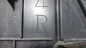 Дефлектор радиатора правый R TOYOTA Camry 53293-33030