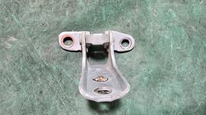 Петля двери передней левой L нижняя L200/5 MITSUBISHI L200 5702A162