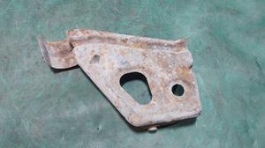 Кронштейн бампера заднего нижний правый R TOYOTA Camry 61647-33040