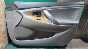 Обшивка двери передняя правая R