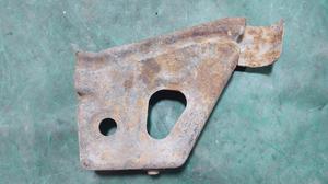 Кронштейн бампера заднего нижний левый L