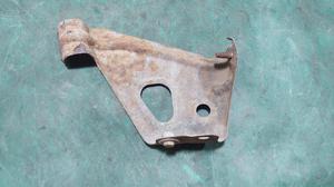 Кронштейн бампера заднего нижний левый L TOYOTA Camry 61648-33040