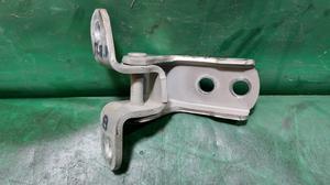 Петля двери передней правой R верхняя