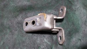 Петля двери передней правой R верхняя TOYOTA Camry 68710-12151