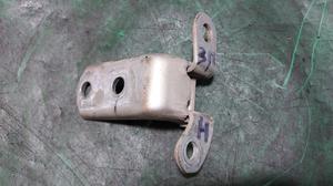 Петля двери задней правой R нижняя TOYOTA Camry 68770-52031