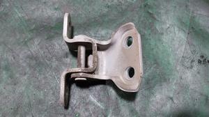 Петля двери передней правой R нижняя TOYOTA Camry 68730-33021