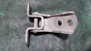 Петля двери передней правой R верхняя TOYOTA Camry 68710-12151