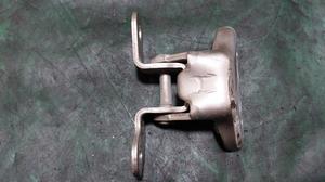 Петля двери задней правой R верхняя TOYOTA Camry 68750-20121